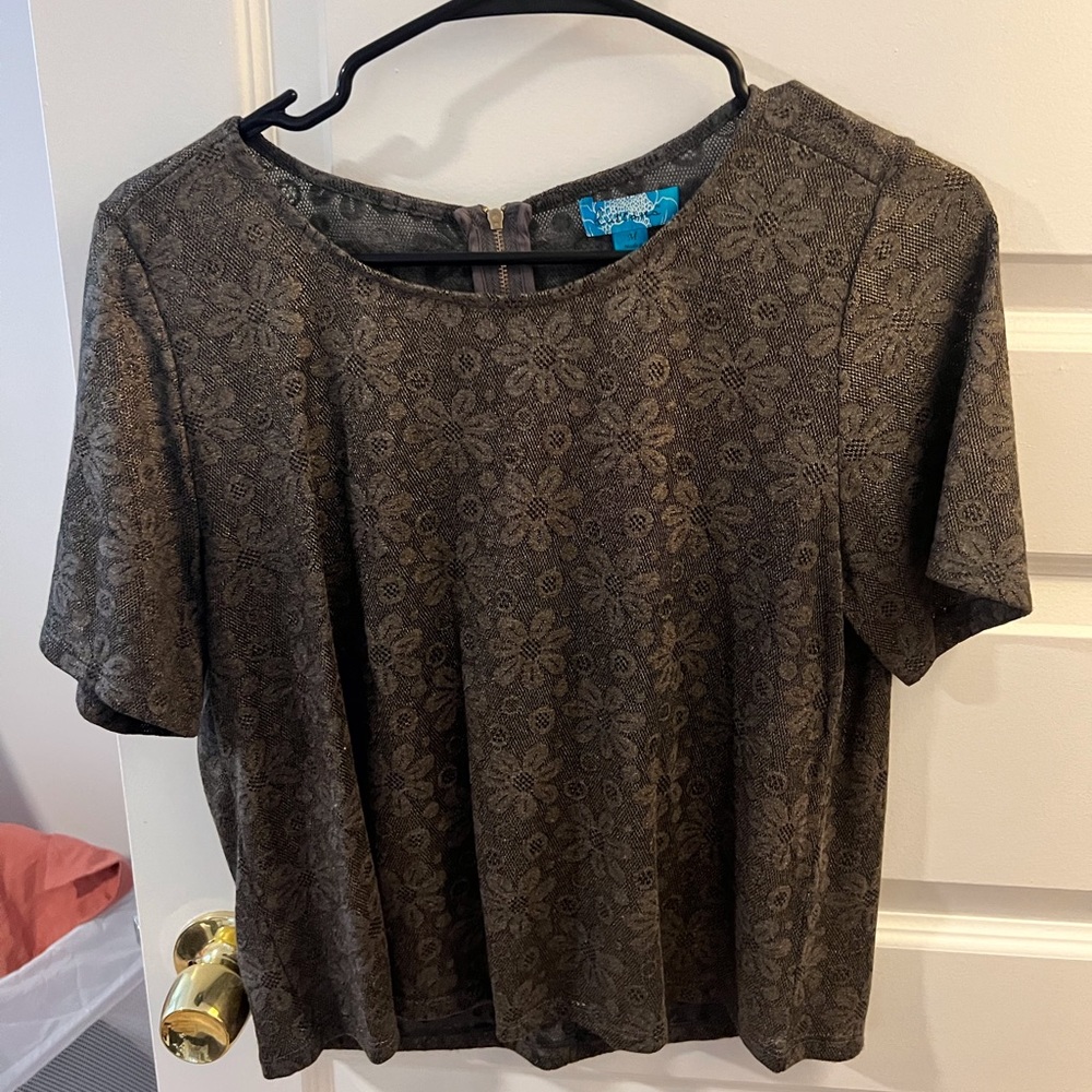 Francesca’s Gold shimmer short sleeve shirt